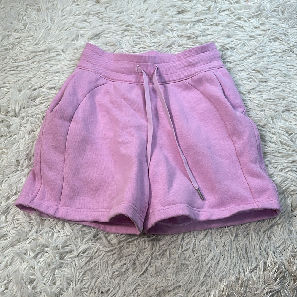 Lululemon Scuba High-Rise Short 5" Dahlia Mauve - Picture 1 of 8